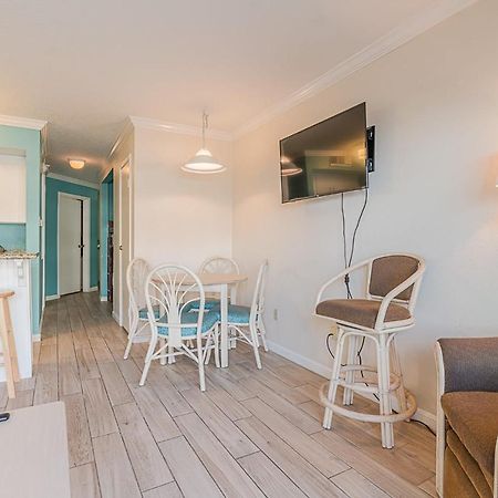 Beachside Bungalow With 2 Pools Hotel Galveston Exterior photo