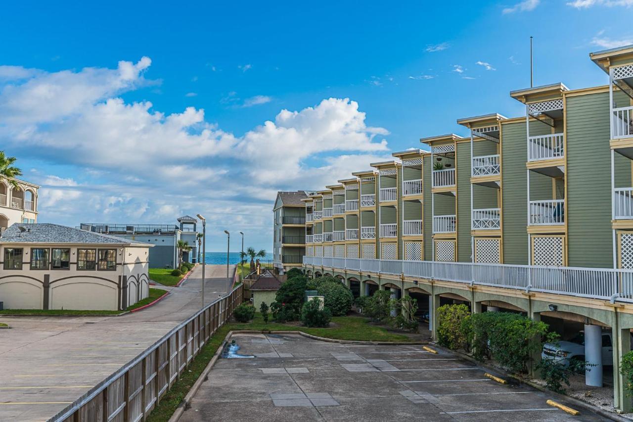 Beachside Bungalow With 2 Pools Hotel Galveston Exterior photo